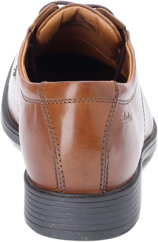 Clarks Men's Tilden Plain Oxford