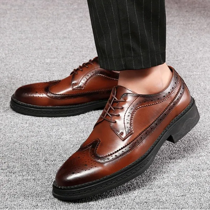 Men's Breathable Leather Wingtip Brogue Oxfords Fashion Classic Carved Lace Up Leather Low Heels Dress Shoes Genuine Cowhide Leather