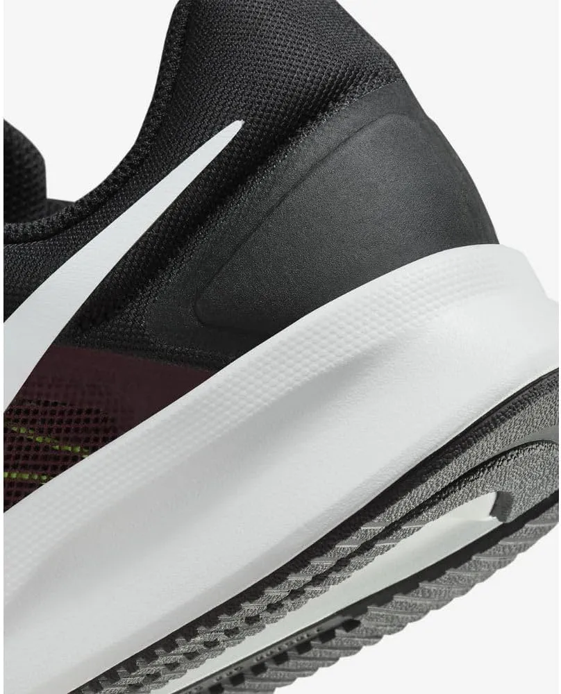NIKE Men's Sneaker