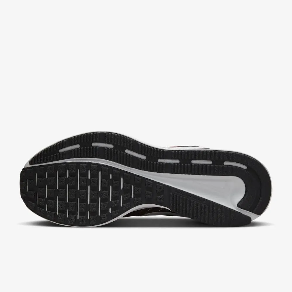 NIKE Men's Sneaker