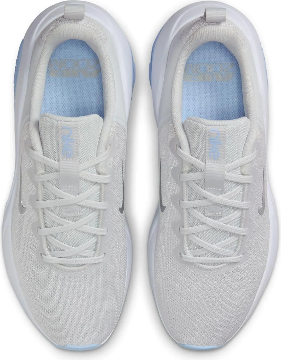 Nike Women's Bella 7 Sneaker