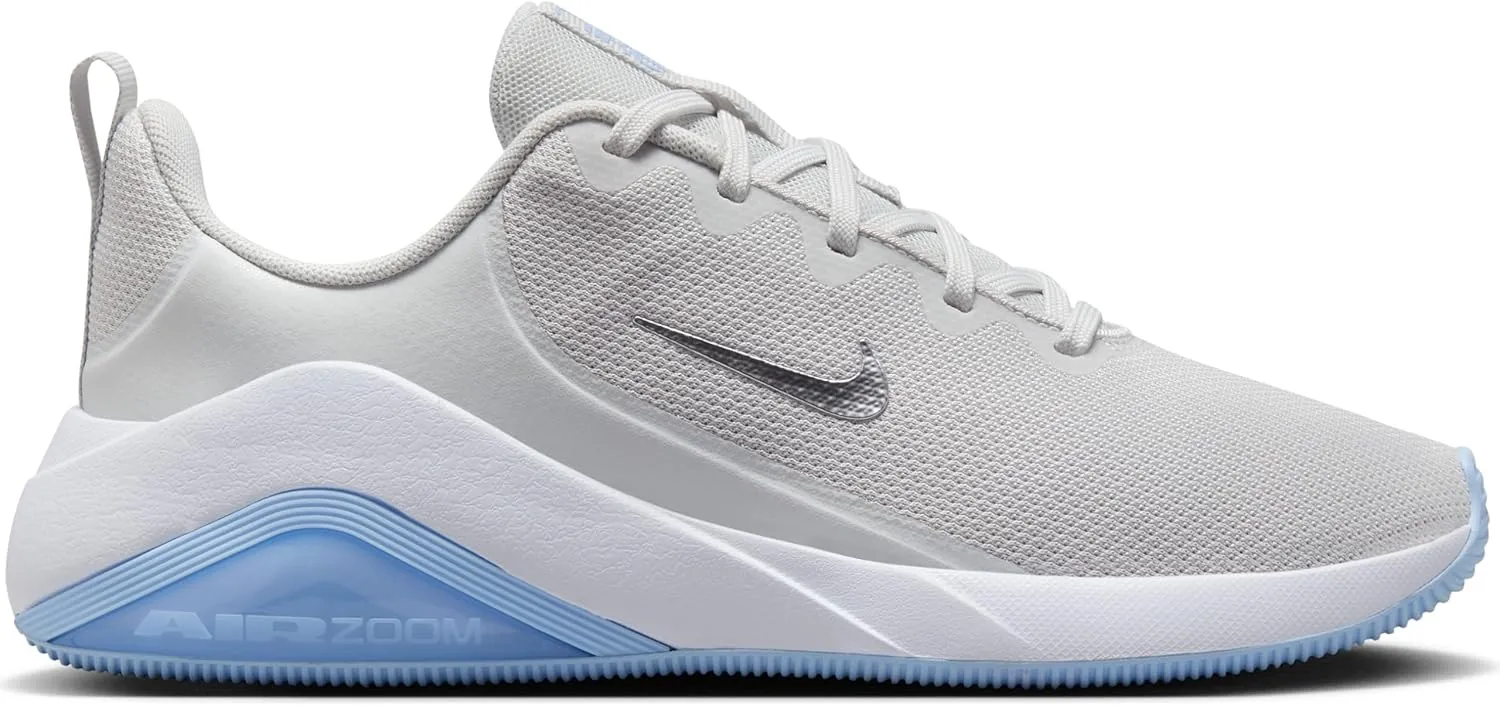 Nike Women's Bella 7 Sneaker