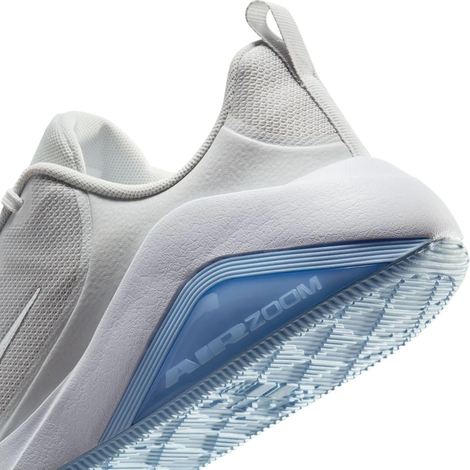 Nike Women's Bella 7 Sneaker