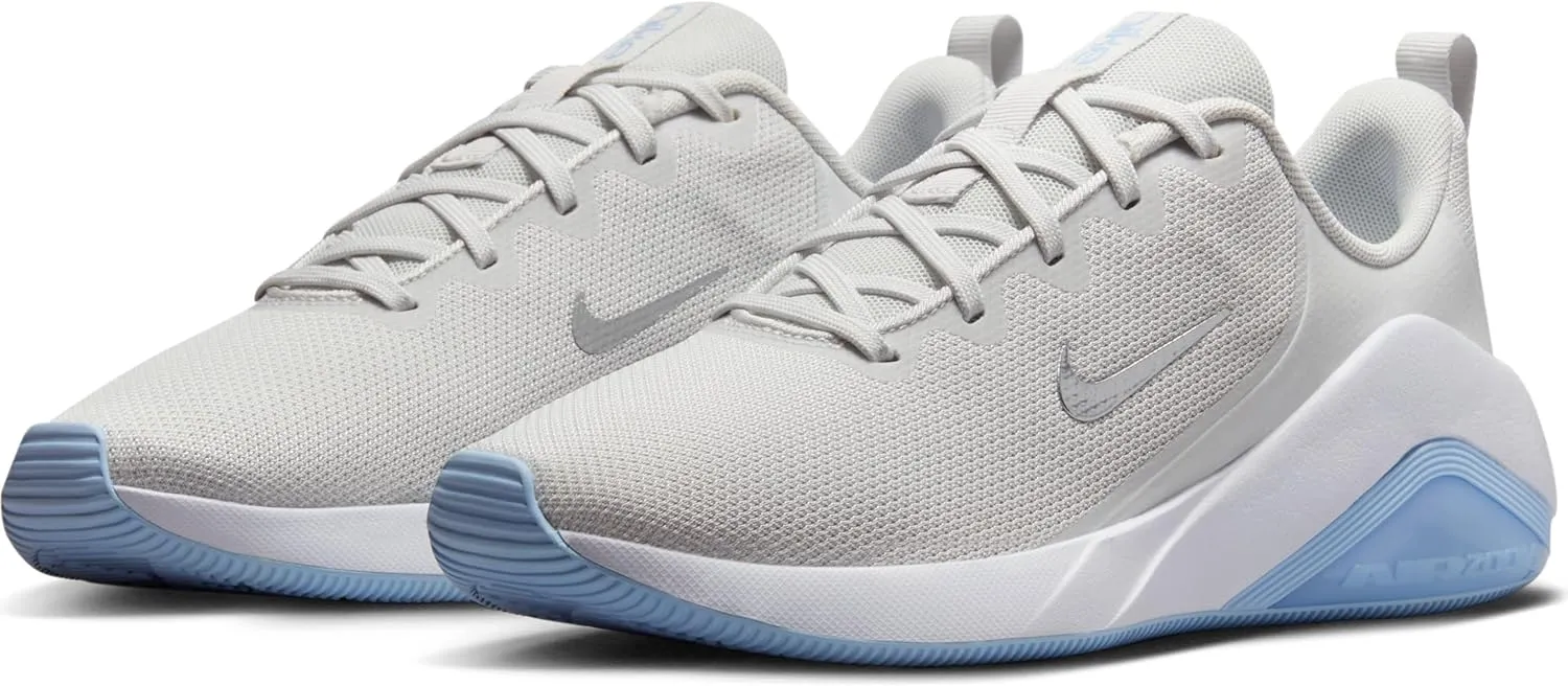 Nike Women's Bella 7 Sneaker