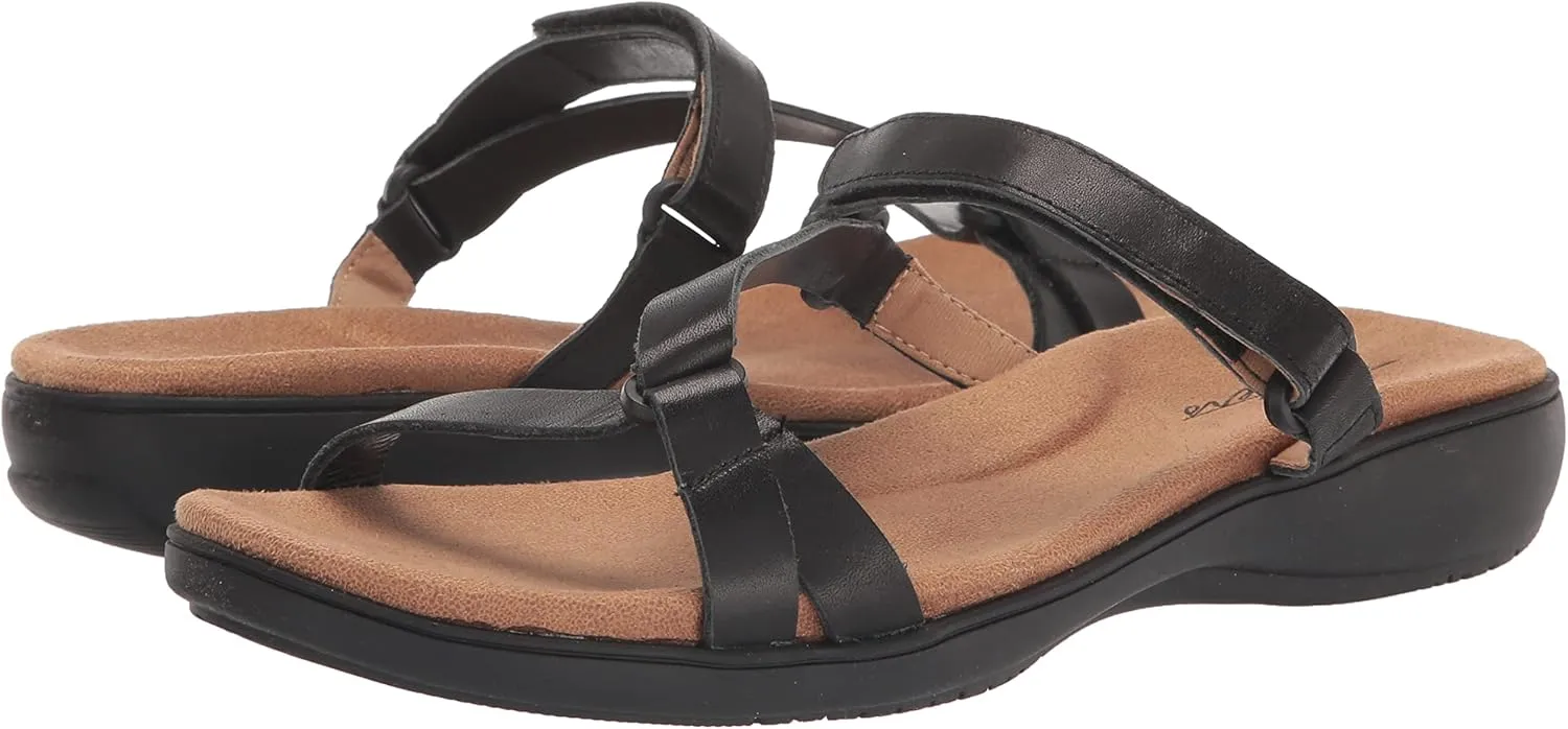 Trotters Women's Raja Flat Sandal