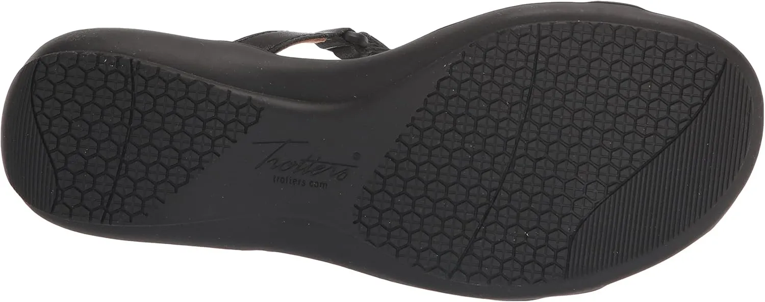 Trotters Women's Raja Flat Sandal