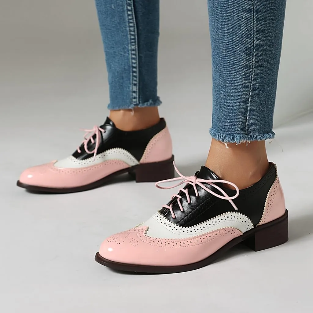 Women's Flat Saddle Oxford Shoes Two Toned Round Toe Wingtip Lace Up Perforated Low Heel School Oxfords Brogues