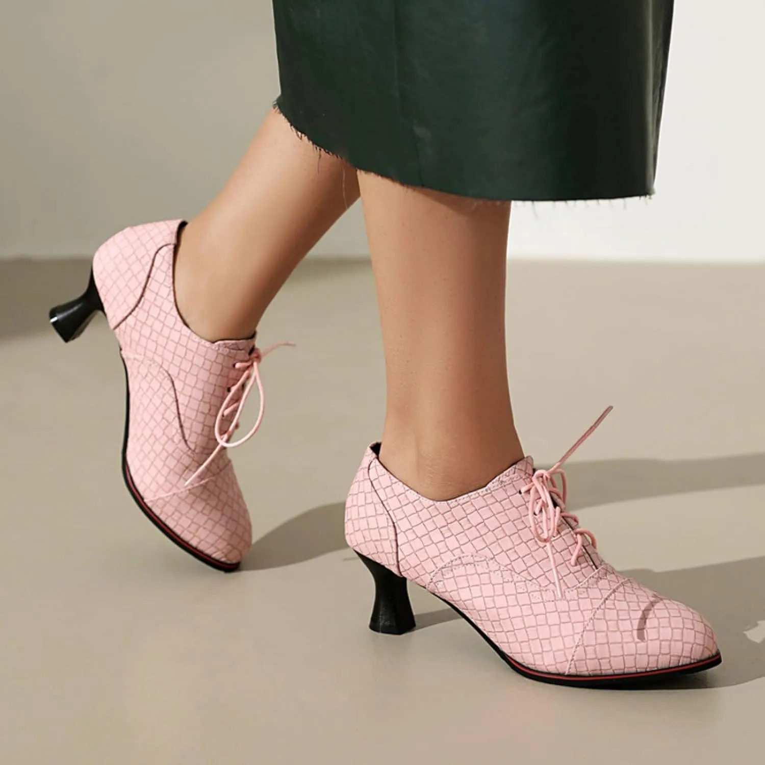 Women's Pointed Toe Lace Up Oxfords Pumps Kitten Low Chunky Heel Classic Brogues Comfortable Slip-On Office Work Business Evening Dress Shoes